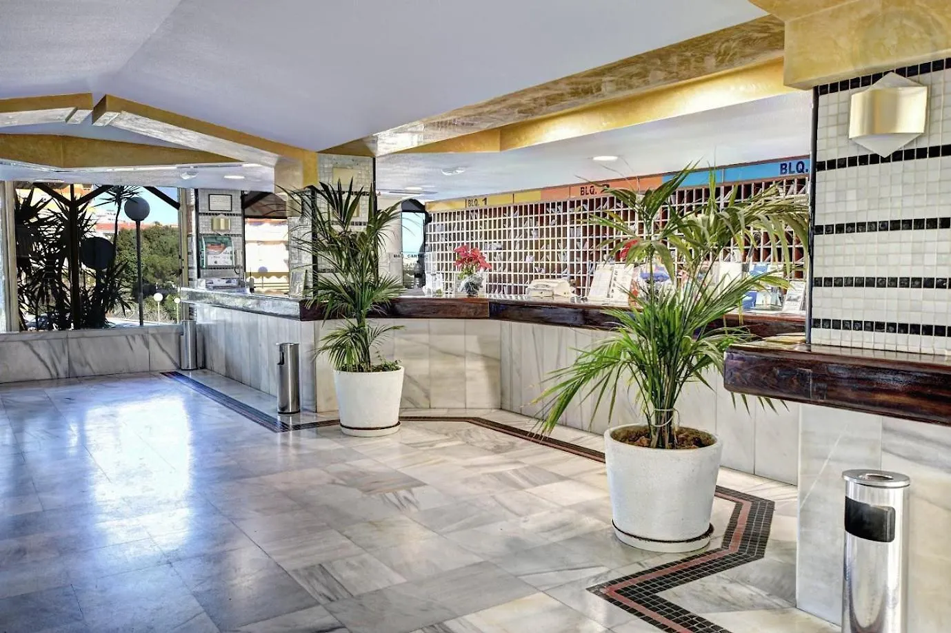 Sea Front Apartment With Large Terrace In Benalbeach Benalmádena