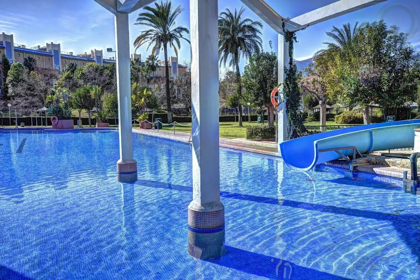 Sea Front Apartment With Large Terrace In Benalbeach Benalmádena Španělsko